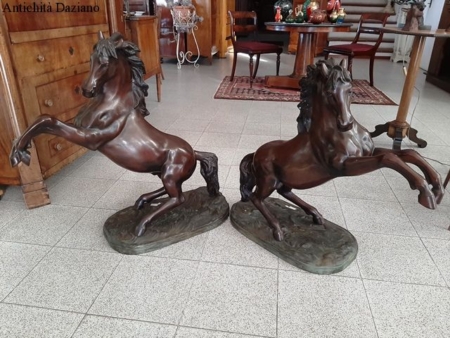 Coppia di cavalli in bronzo