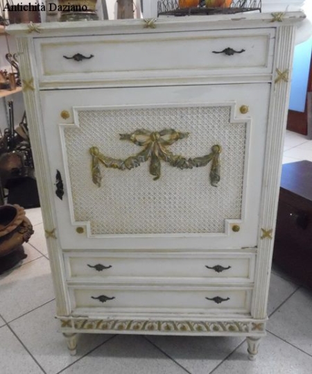 Mobiletto Shabby Chic primi 900