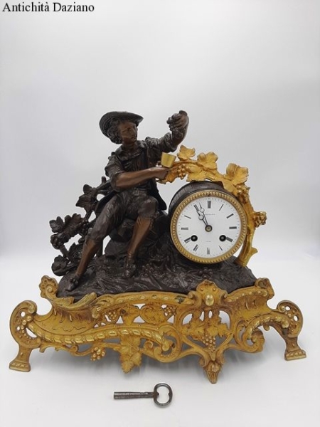 Orologio in bronzo dorato fine 800