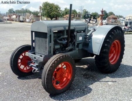 Trattore Deering 10.20