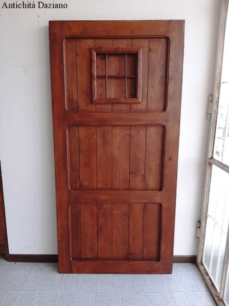 Porta in legno di castagno