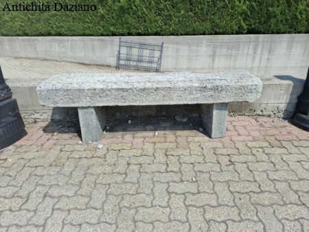 Panca in pietra