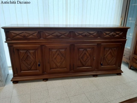 Credenza in noce stile 600