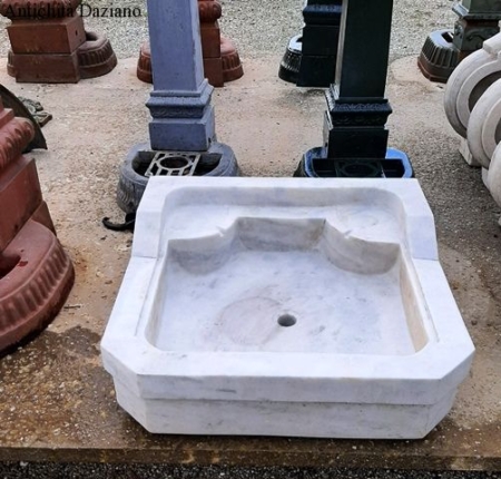 Lavandino in marmo bianco