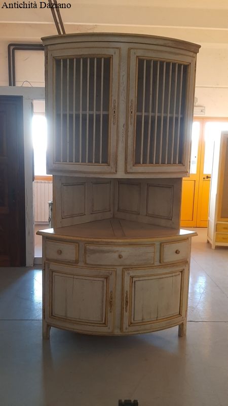 Angoliera con alzata