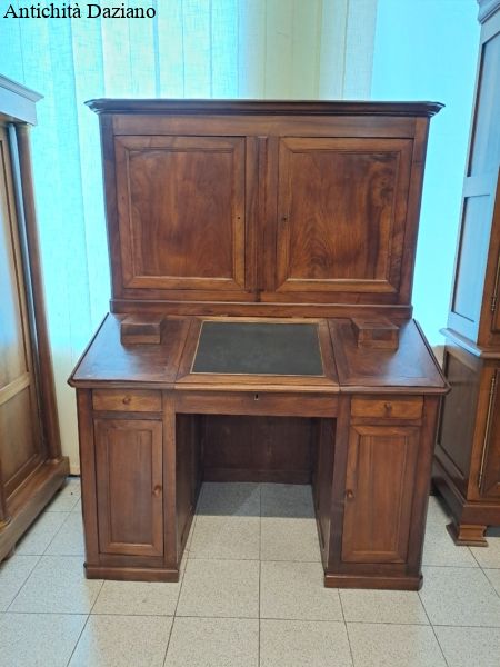 Scrittoio con alzata