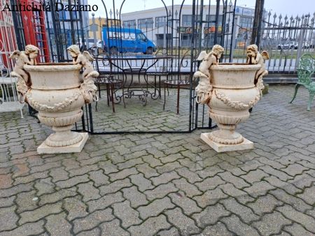 Vaso ghisa con putti stile Liberty