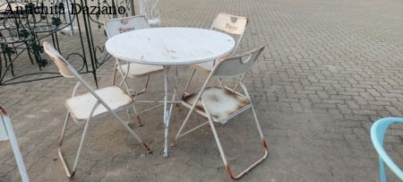 Tavolo in ferro e legno