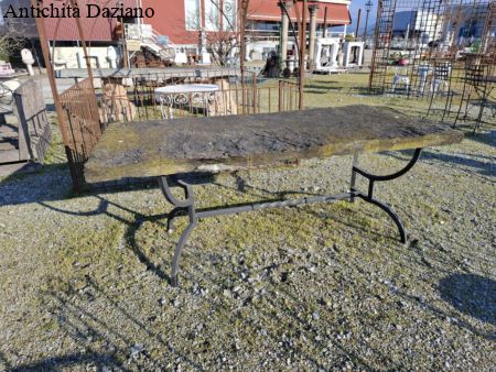 Tavolo ferro e pietra