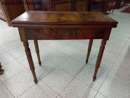 Tavolino da gioco in mogano