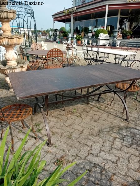Tavolo rettangolare in ferro pesante