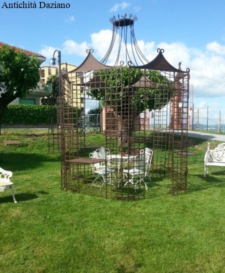 Gazebo esagonale in ferro