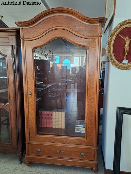 Vetrina in mogano biondo