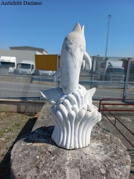 FONTANA PESCE IN MARMO-LATO2