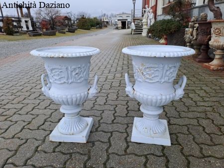 Coppia di vasi ghisa stile Liberty