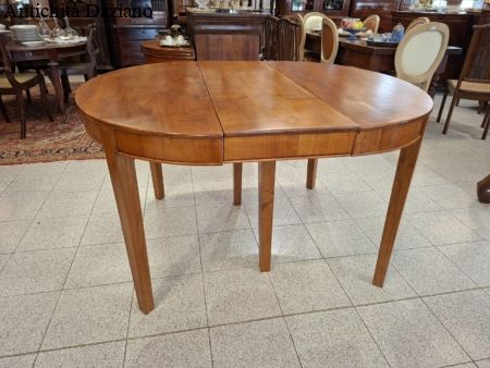 Tavolo ovale in ciliegio