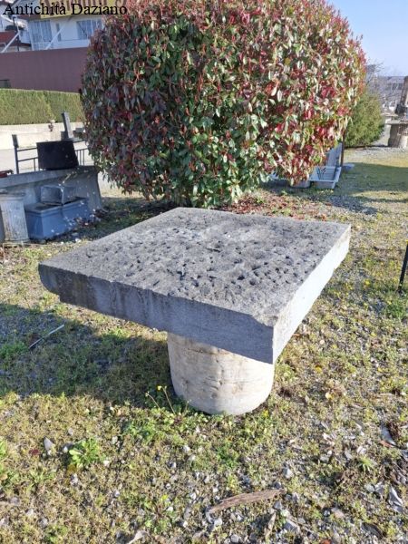 Tavolo pietra