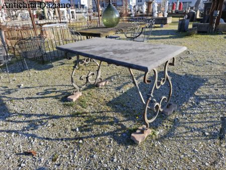 Tavolo ferro e pietra