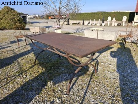 Tavolo ferro pesante
