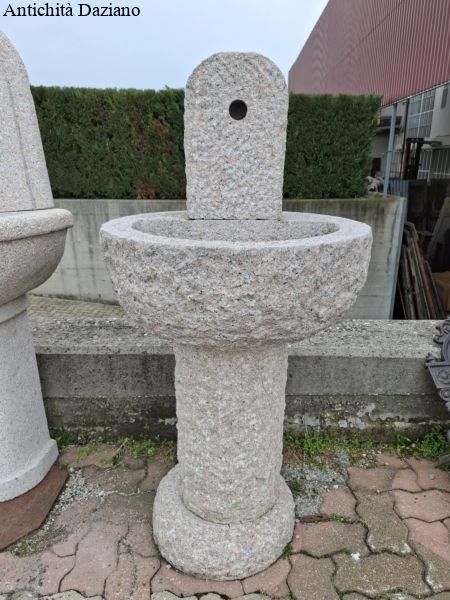 Fontana in granito
