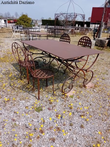 Tavolo rettangolare in ferro pesante