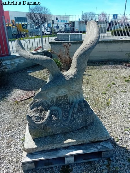 Aquila in pietra