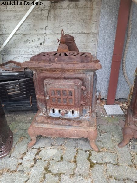 Stufa a legna in ghisa