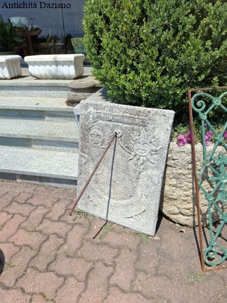 Meridiana in graniglia