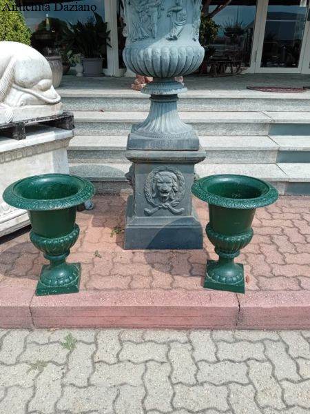 Coppia vasi in ghisa