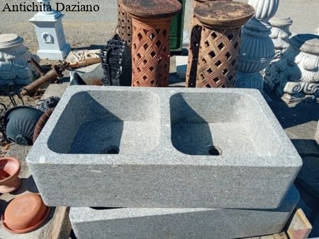 Lavandino in granito doppia vasca