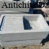Lavandino in granito con sgocciolatoio